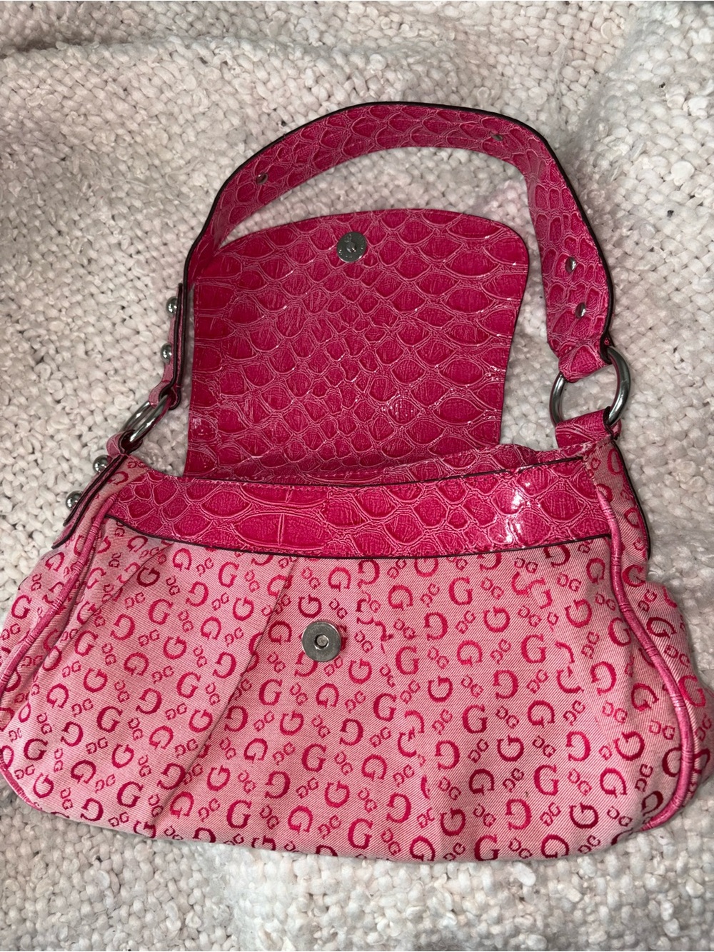 RARE Vintage Y2K GUESS Hot Pink Monogram Croc Shoulder Bag Big G - Picture 4 of 11